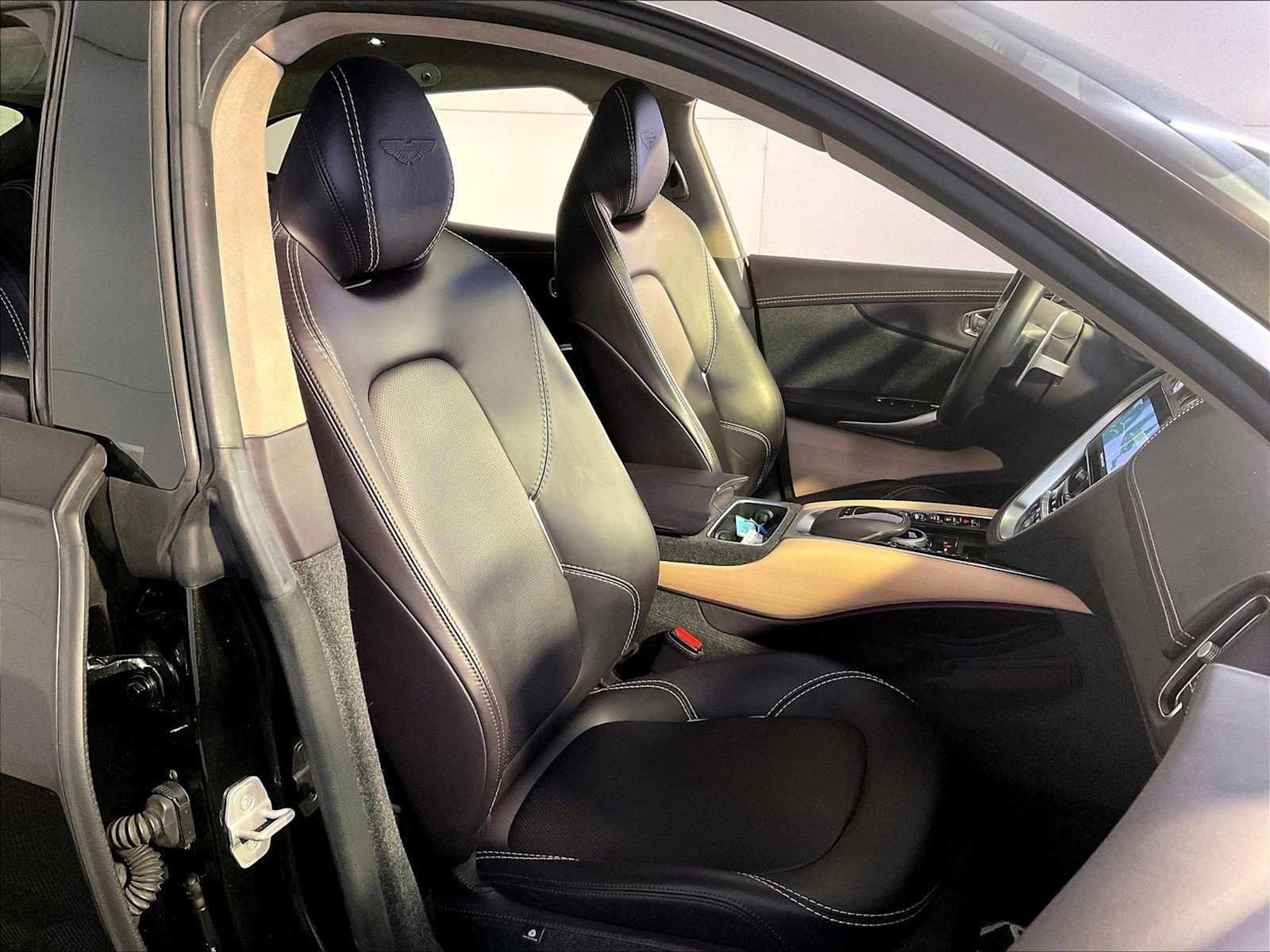 Used 2021 Aston Martin DBX AWD/4WD image 18
