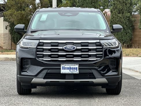 New 2026 Ford Explorer Active RWD image 9
