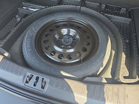 Used 2017 Ford Escape SE AWD/4WD image 11