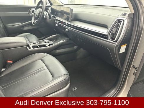 Used 2025 Kia Sorento EX image 25