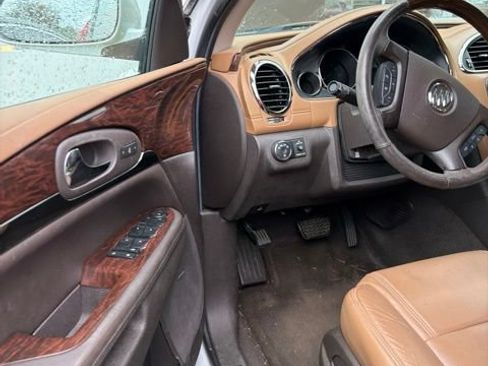 Used 2017 Buick Enclave Leather FWD image 12