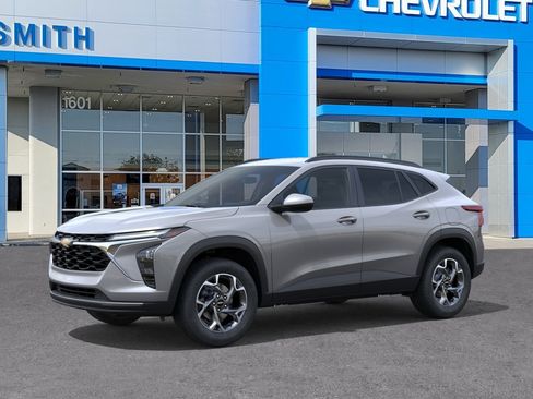 New 2026 Chevrolet Trax LT w/ Driver Confidence Package FWD image 2