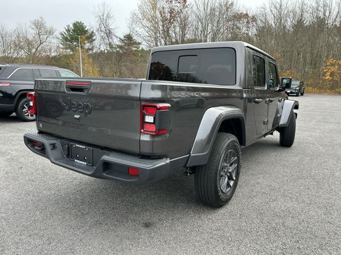 New 2026 Jeep Gladiator Sport image 7