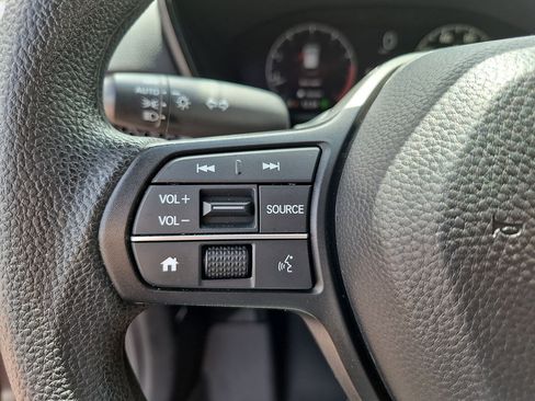 Used 2025 Honda CR-V EX image 17