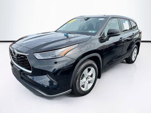 Used 2023 Toyota Highlander L AWD/4WD image 3