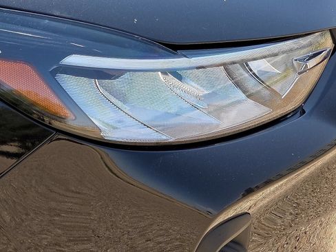 Used 2025 Ford Escape Active AWD/4WD image 10