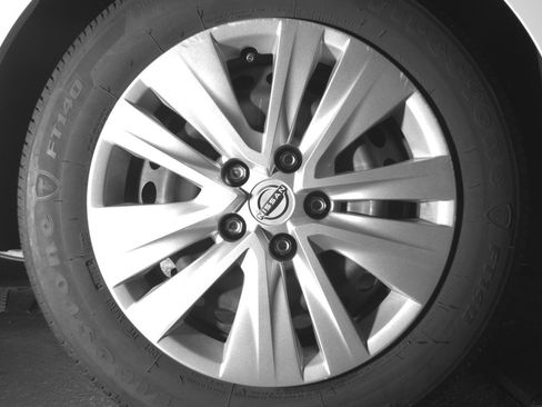 Used 2025 Nissan Sentra S image 15