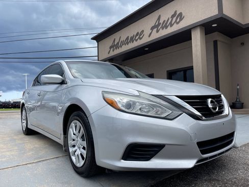 Used 2017 Nissan Altima 2.5 S w/ Power Driver Seat Package FWD image 1