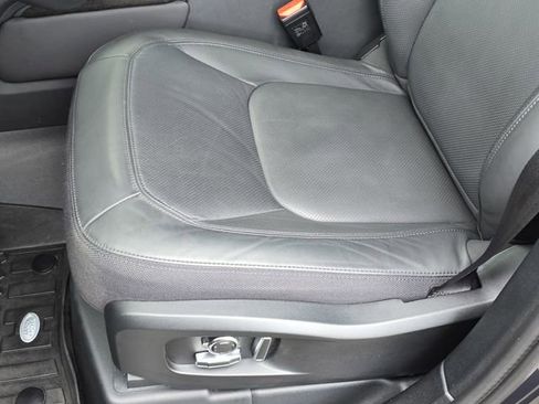 Used 2025 Land Rover Defender 130 V8 image 31