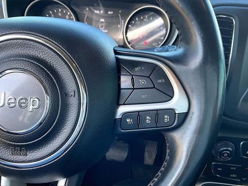 Used 2020 Jeep Compass Latitude image 19