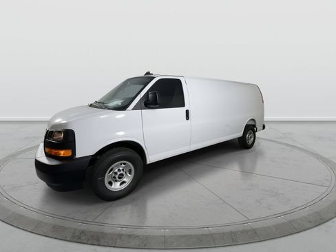 New 2025 GMC Savana 2500 Extended w/ Driver Convenience Package RWD image 4