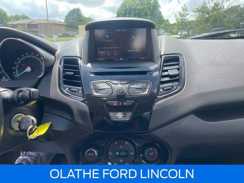 Used 2014 Ford Fiesta SE w/ Equipment Group 201A FWD image 11