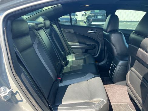 Used 2017 Dodge Charger R/T w/ Plus Group RWD image 33