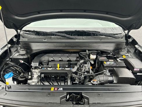 Certified 2025 Hyundai Venue SEL image 29