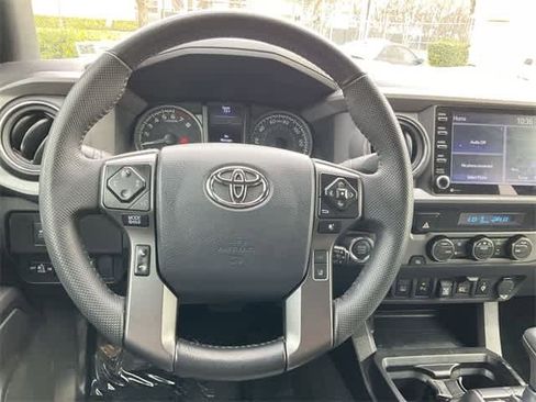 Used 2023 Toyota Tacoma TRD Sport w/ Technology Package image 19
