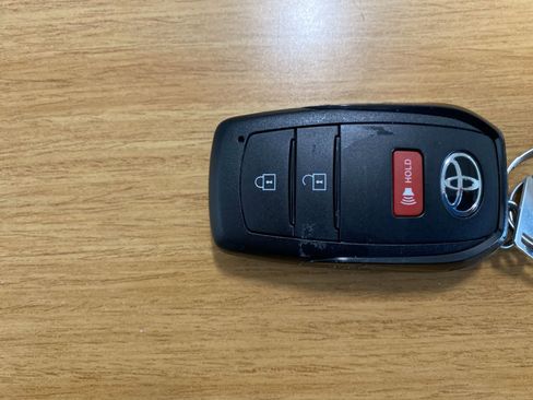 Certified 2024 Toyota Corolla Cross LE image 40