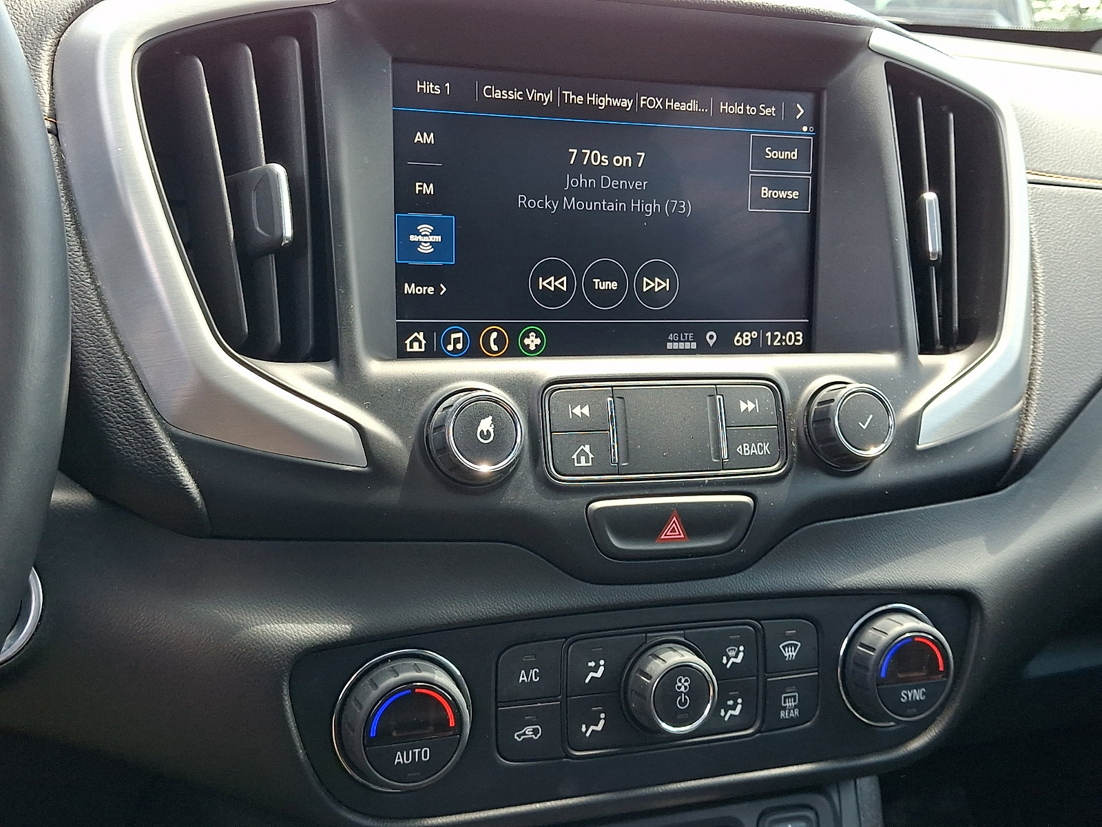 Used 2021 GMC Terrain SLT AWD/4WD image 23