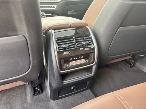 Used 2022 BMW X5 xDrive40i AWD/4WD image 32