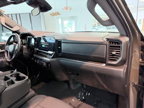 Used 2023 Chevrolet Silverado 1500 LT AWD/4WD image 32