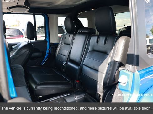 Used 2023 Jeep Wrangler Unlimited Sahara image 12