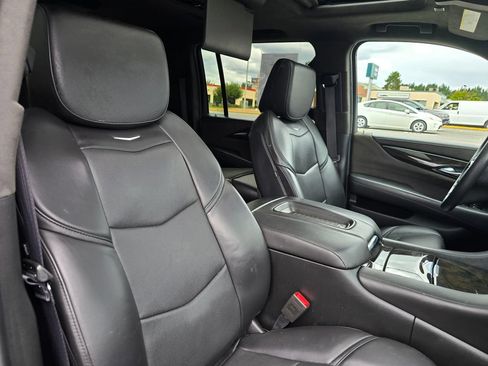 Used 2018 Cadillac Escalade ESV Platinum AWD/4WD image 11