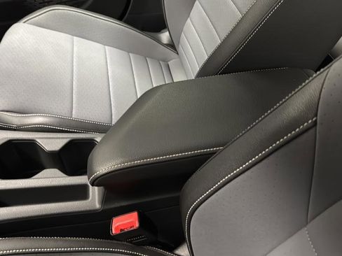 Used 2025 Volkswagen Jetta SE image 21