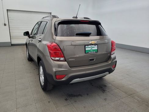 Used 2020 Chevrolet Trax LT w/ LT Convenience Package FWD image 6