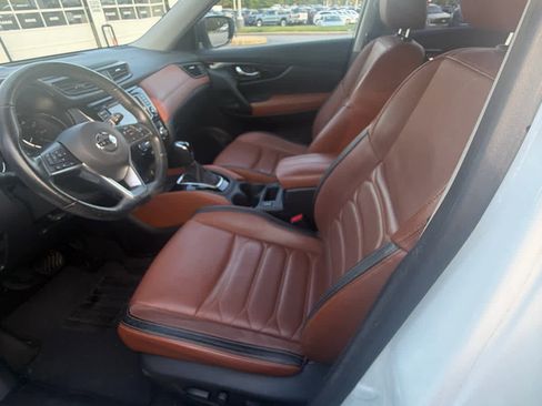 Used 2018 Nissan Rogue SL w/ Premium Package AWD/4WD image 3