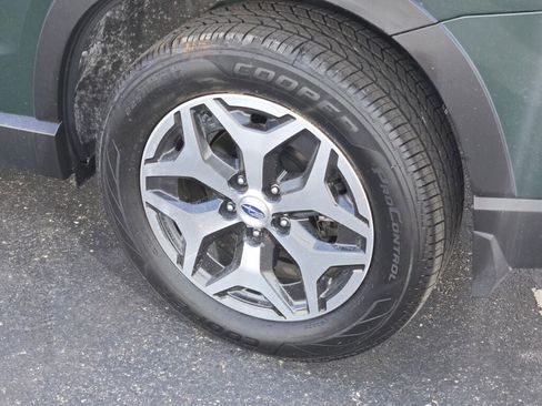 Used 2023 Subaru Forester Premium image 15