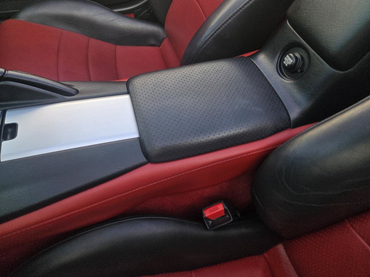 Used 2004 Honda S2000 image 32