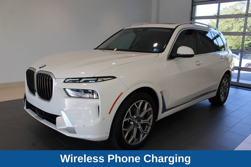 Used 2023 BMW X7 xDrive40i AWD/4WD image 13