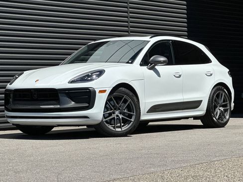 Used 2025 Porsche Macan Turbo AWD/4WD image 1