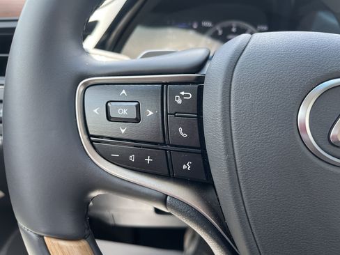 Used 2025 Lexus ES 350 Ultra Luxury FWD image 17