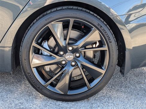 Used 2023 Genesis G70 3.3T w/ Sport Prestige Package image 9