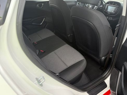 Used 2020 Kia Soul GT-Line FWD image 33