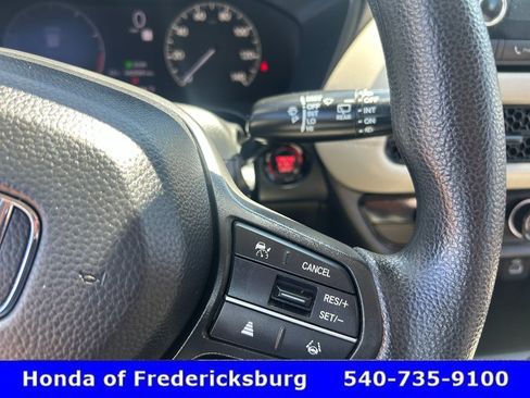 Used 2024 Honda HR-V LX image 16