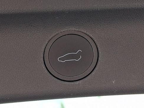 Used 2023 Tesla Model Y Long Range AWD/4WD image 30