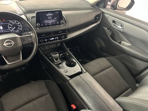 Used 2025 Nissan Rogue SV FWD image 23