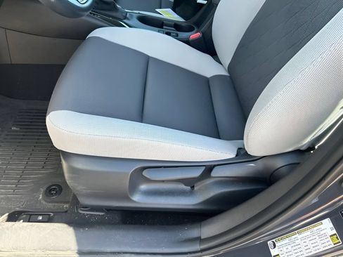 Used 2025 Toyota Corolla LE FWD image 21