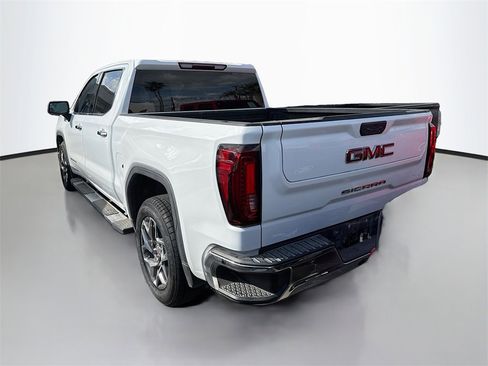 Used 2022 GMC Sierra 1500 SLT image 4