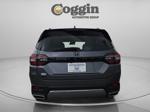 New 2026 Honda Pilot Touring image 4