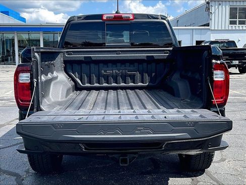 Used 2025 GMC Canyon Denali AWD/4WD image 31