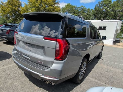 Used 2026 GMC Yukon XL Denali w/ Denali Reserve Package AWD/4WD image 3