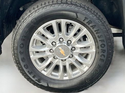 Used 2022 Chevrolet Silverado 3500 High Country w/ Z71 Off-Road Package AWD/4WD image 33