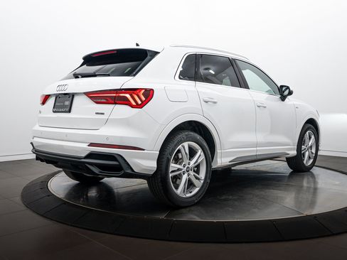 Used 2023 Audi Q3 2.0T Premium Plus w/ Premium Plus Package AWD/4WD image 4