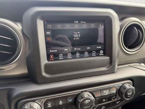 Used 2022 Jeep Wrangler Unlimited Sport AWD/4WD image 11