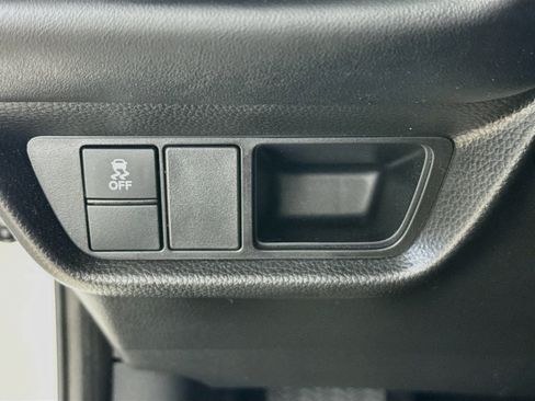 Certified 2025 Honda HR-V LX image 9