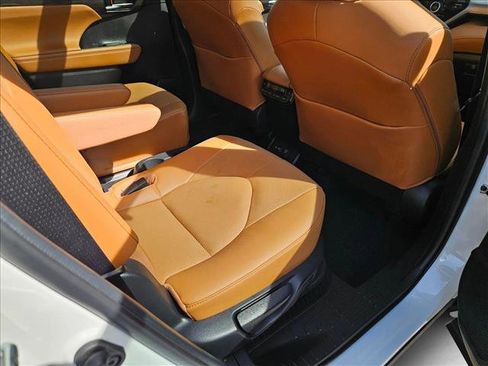 Used 2023 Toyota Highlander Platinum image 20