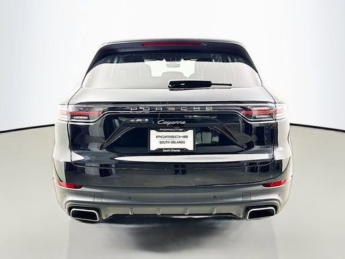 Used 2022 Porsche Cayenne image 10