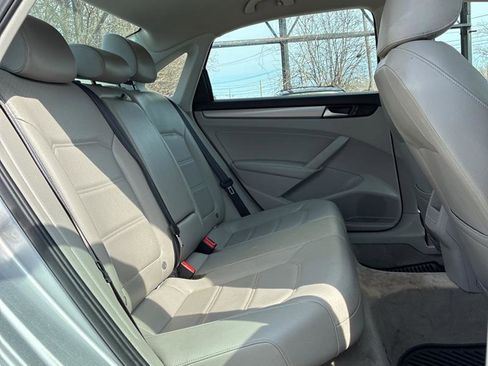 Used 2014 Volkswagen Passat 1.8T Wolfsburg Edition image 11